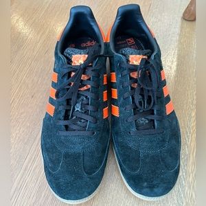 Adidas 240 Black suede sneakers with orange stripes/detail US Size 13